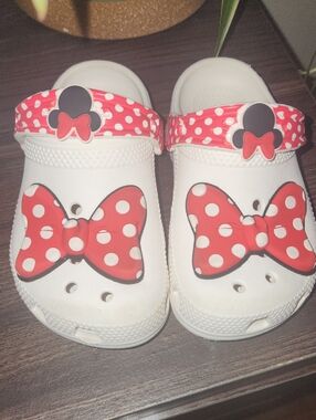 Kids Minne Mouse Crocs with Red Polka Dot Bow